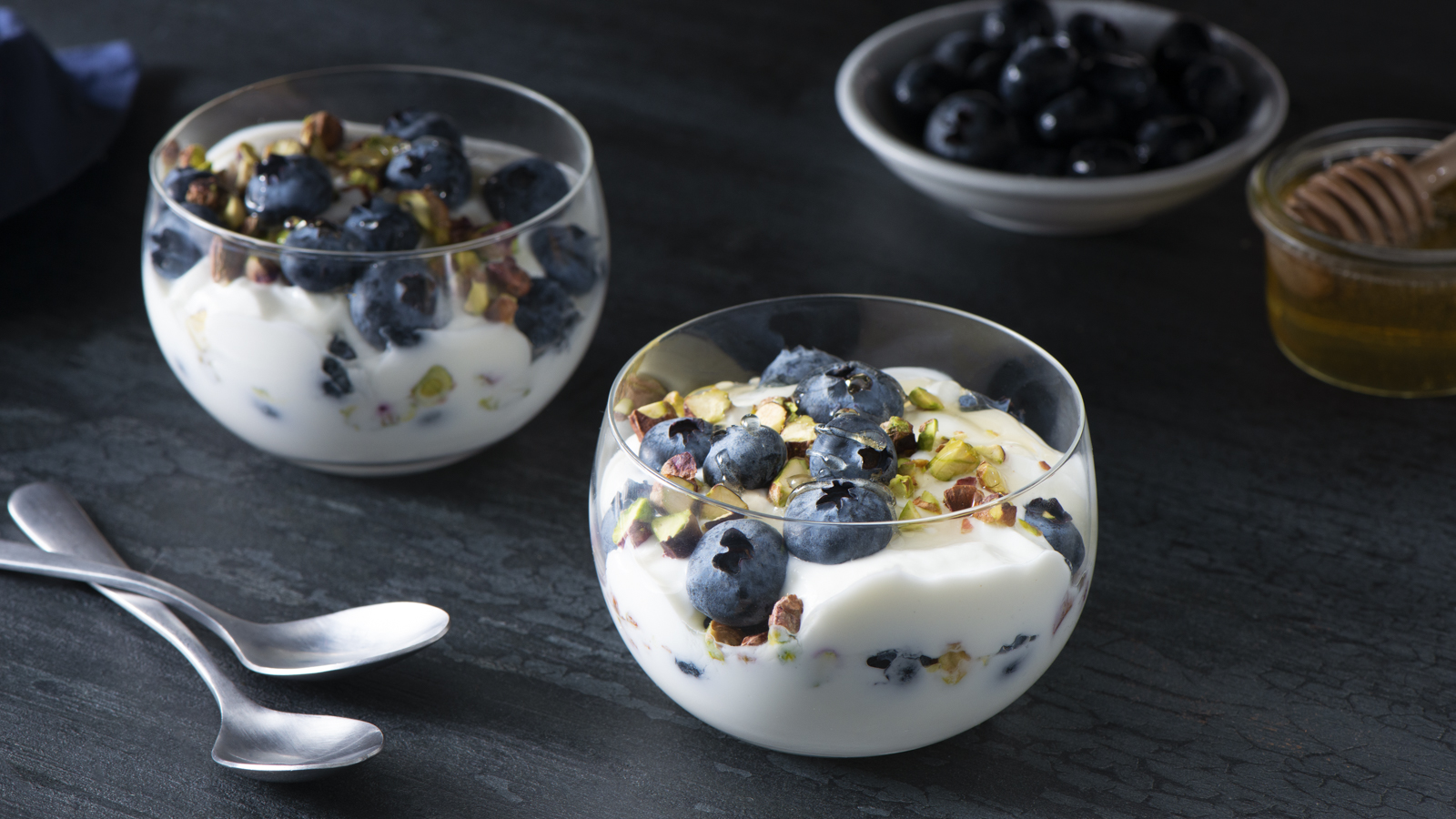 Blueberry Pistachio Yogurt Parfait